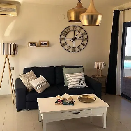 Miramar C3 Beautiful With With Private Heated Pool Wifi Air Conditioning Villa Playa Blanca (Lanzarote)