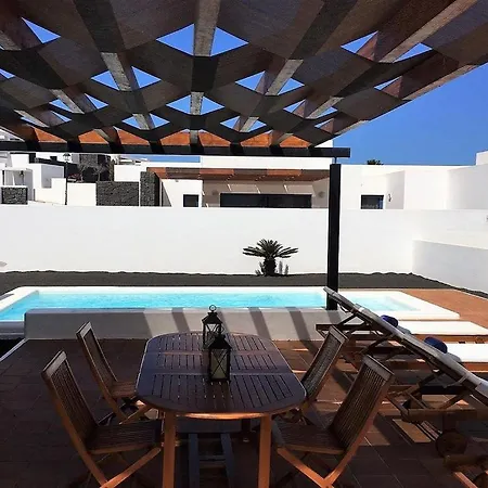 Miramar C3 Beautiful With With Private Heated Pool Wifi Air Conditioning Playa Blanca