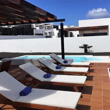 Miramar C3 Beautiful With With Private Heated Pool Wifi Air Conditioning Villa Playa Blanca (Lanzarote)